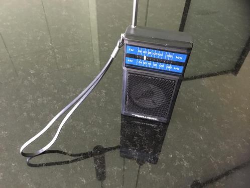 Realistic Transistor FM/AM radio Radio Shark (Tandy Corp.), Audio, Tv en Foto, Radio's, Zo goed als nieuw, Transistorradio, Ophalen of Verzenden