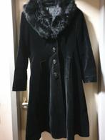 Retro, vintage  winterjas,  velours, diepzwart, Kleding | Dames, Jassen | Winter, Ophalen of Verzenden, Gedragen, Maat 38/40 (M)