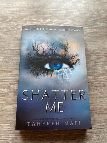 Shatter Me - Tahereh Mafi beschikbaar voor biedingen