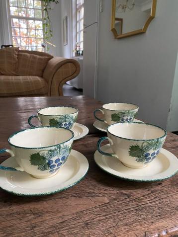 Poole Pottery Kop en Schotels Set van 4 Druivenmotief beschikbaar voor biedingen