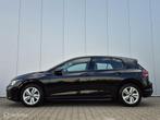 VOLKSWAGEN GOLF 1.0 ETSI LIFE/MASSAGE/CAMERA/MEMORY/CARPLAY, Gebruikt, Euro 6, Zwart, Bedrijf