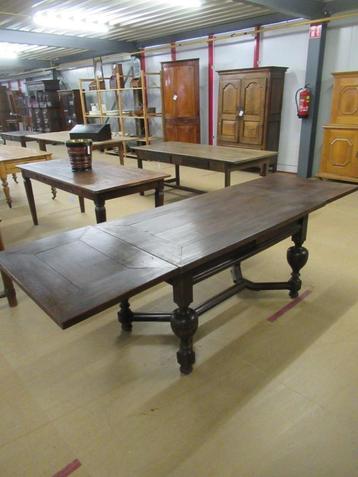 Oer 11529 ANTIEKE 17e eeuwse eikenhouten uittrektafel beschikbaar voor biedingen