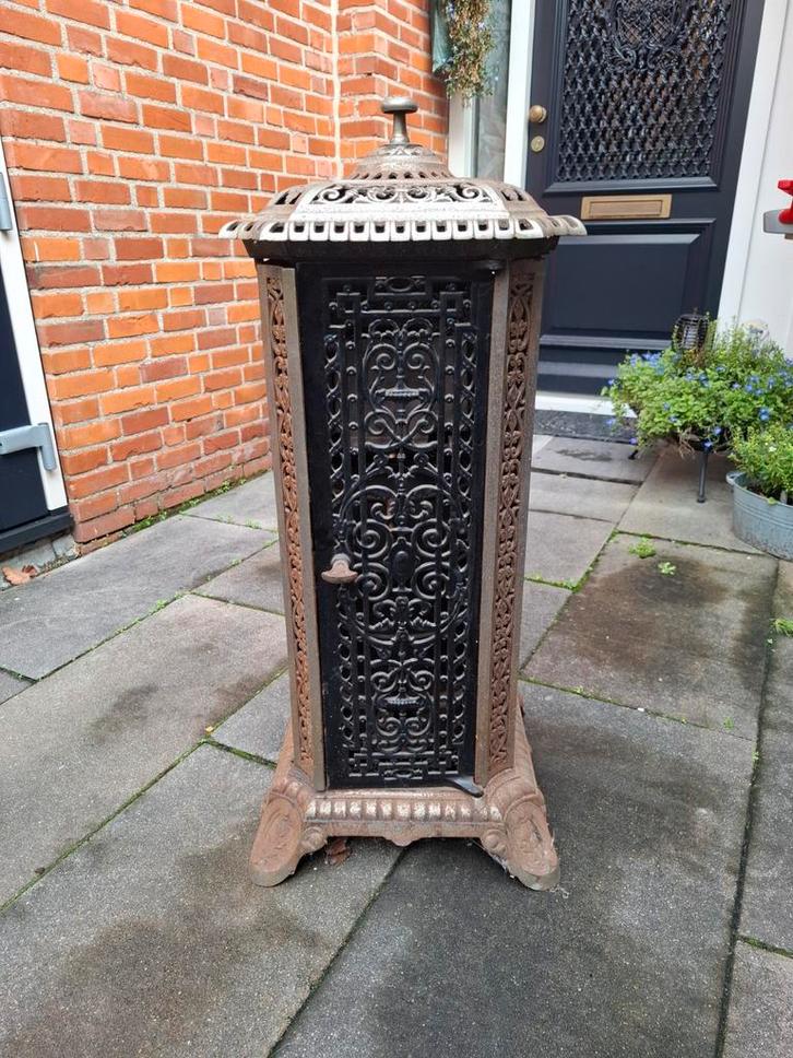 Antieke Potkachel - Sfeervolle Warmte, Huis en Inrichting, Kachels, Gebruikt, Vrijstaand, Potkachel, Hout, Ophalen