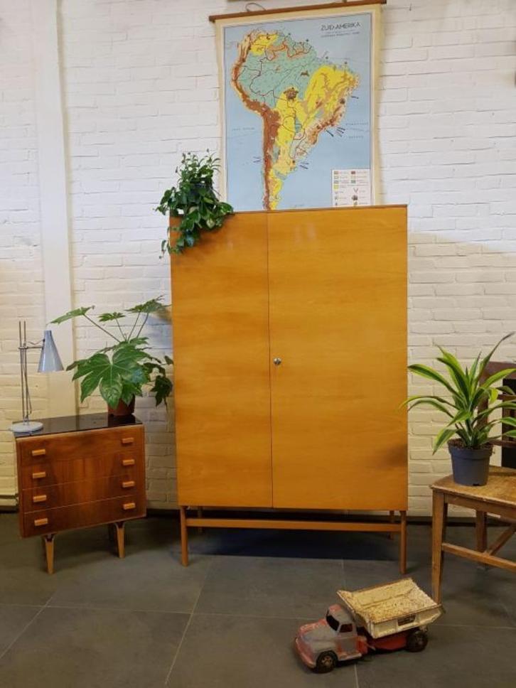 Kinderkamerkast 1960, Mooie Strakke Functionele Kledingkast, Kinderen en Baby's, Kinderkamer | Commodes en Kasten, Gebruikt, Kast