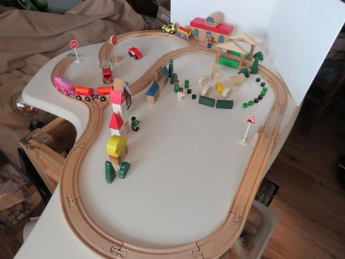 houten treinbaan, Brio treinstation, Big Jigs trein, dieren, Kinderen en Baby's, Speelgoed | Houten speelgoed, Zo goed als nieuw
