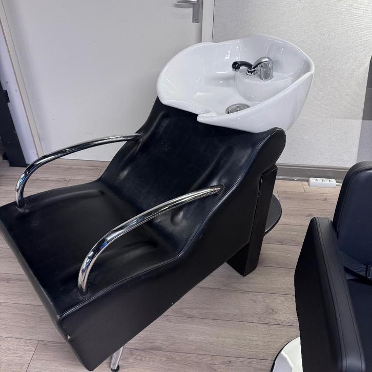 WASUNIT WASHUNIT ZWART VOETSTEUN KAPPER KAPSALON THUISKAPPER, Huis en Inrichting, Stoelen, Gebruikt, Vijf, Zes of meer stoelen