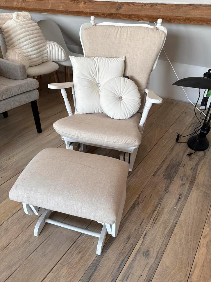 Brocante Schommelstoel met Voetenbankje, Huis en Inrichting, Fauteuils, Gebruikt, Hout, 50 tot 75 cm, 75 tot 100 cm, Ophalen