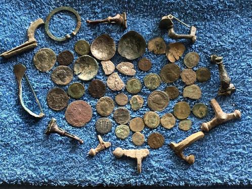 Romeins lot Munten Fibula's Zilver Schotelmunten Bodemvondst, Antiek en Kunst, Curiosa en Brocante, Ophalen of Verzenden