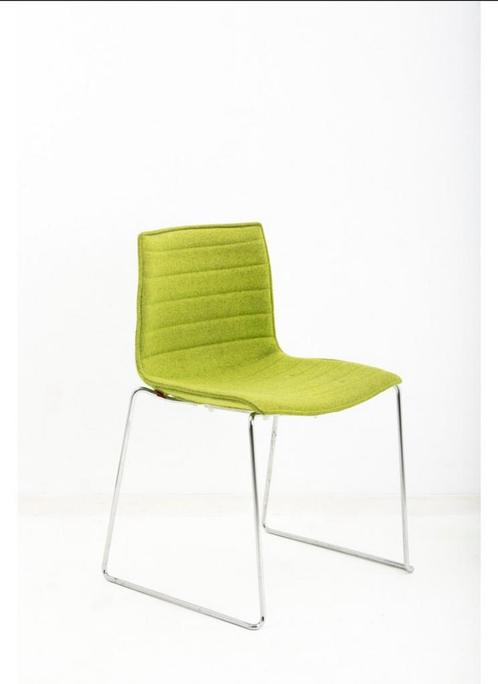 8x Arper Catifa 46 sledepoot stoel groen, gebruikt prijs pst, Huis en Inrichting, Stoelen, Gebruikt, Vijf, Zes of meer stoelen