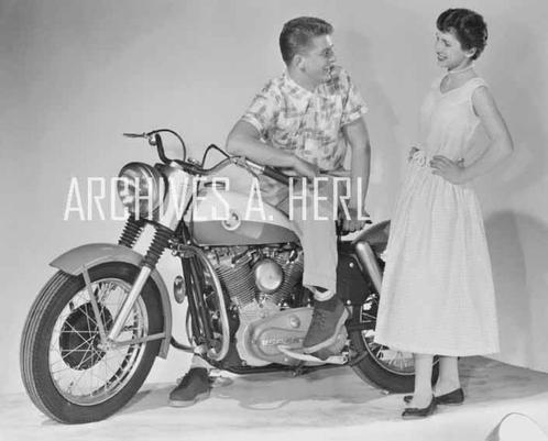 Harley Davidson XL Sportster 1957 2 foto, Verzamelen, Foto's en Prenten, Nieuw, Foto, Overige onderwerpen, 1940 tot 1960, Verzenden