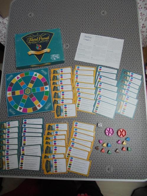 Trivial Pursuit reisspel in Nederlands en Frans, Hobby en Vrije tijd, Gezelschapsspellen | Bordspellen, Zo goed als nieuw, Reisspel