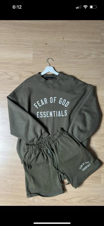 Essentials fear of god beschikbaar voor biedingen