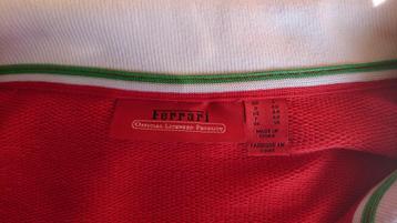 Ferrari vest maat L maar valt als M rood/wit Nieuw beschikbaar voor biedingen