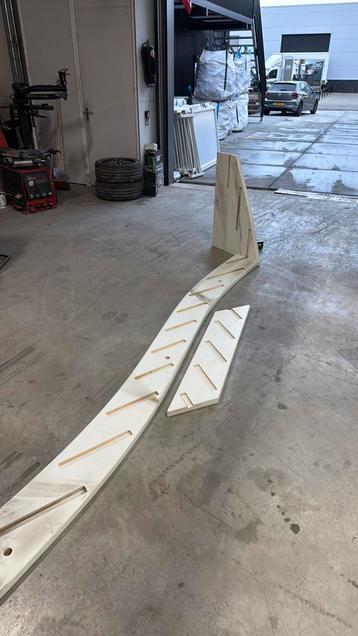 Halfslag trap 2850 hoog open beschikbaar voor biedingen