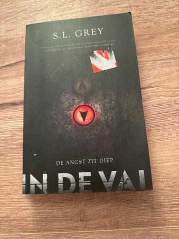 In de val - S.L. Grey beschikbaar voor biedingen
