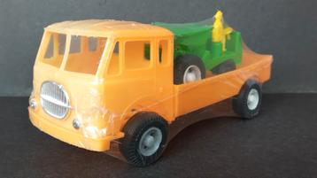 Fiat 682 t2 vrachtwagen Kieper vintage kunststof Pol beschikbaar voor biedingen