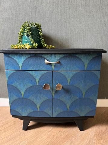 Vintage retro nachtkastje / kastje met artdeco print beschikbaar voor biedingen