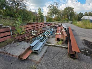 Stalen Spanten & H Profielen loods beschikbaar voor biedingen