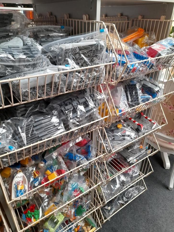 Bij ons heel veel duplo alles is los te koop, Kinderen en Baby's, Speelgoed | Duplo en Lego, Zo goed als nieuw, Ophalen of Verzenden