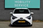 Toyota Aygo 1.0 VVT-i x-play AC Carplay Camera Cruise NAP, Voorwielaandrijving, Stof, Gebruikt, 4 stoelen