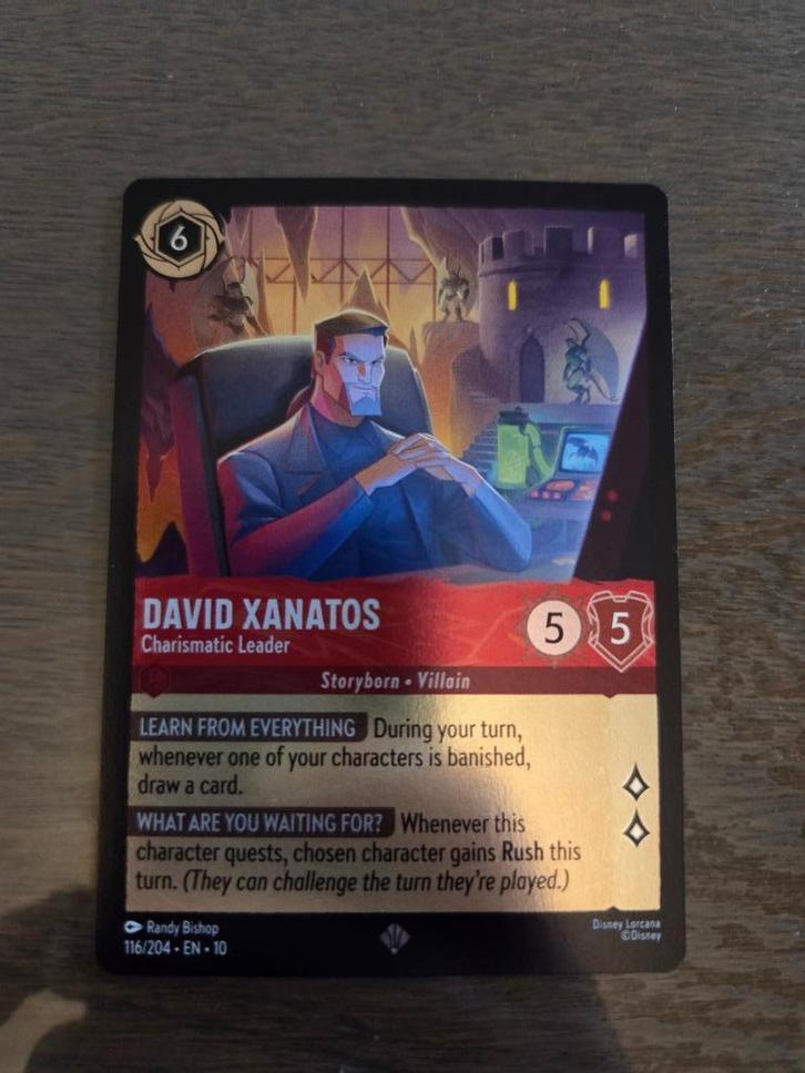 David Xanatos Charismatic leader 116 FOIL Whispers, Hobby en Vrije tijd, Verzamelkaartspellen | Overige, Nieuw, Losse kaart, Foil