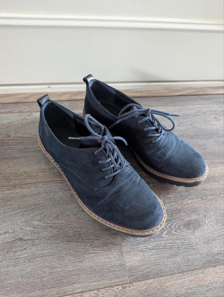 Donkerblauwe suède veterschoenen - maat 36, Kleding | Dames, Schoenen, Gedragen, Overige typen, Blauw, Ophalen of Verzenden