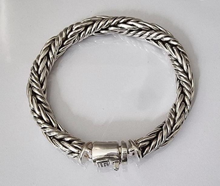 Nieuwe Buddha to Buddha Ketut armband, deukje in sluiting, Sieraden, Tassen en Uiterlijk, Armbanden, Nieuw, Zilver, Zilver, Ophalen of Verzenden