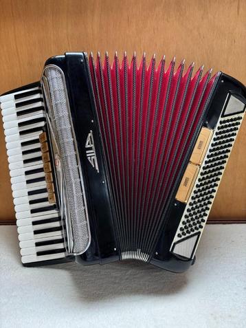 Sila Accordeon 120-bas, mooi geluid  goede staat beschikbaar voor biedingen