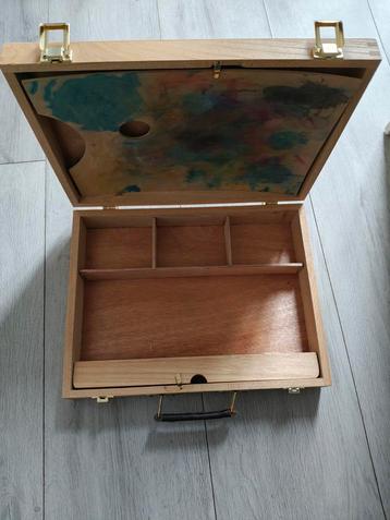 Houten schilder Koffer beschikbaar voor biedingen