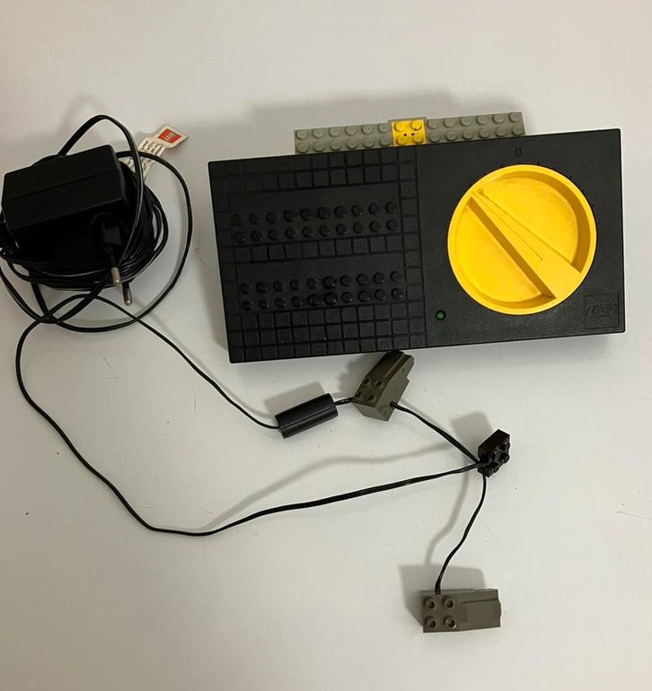 Lego 9v transformator met kabels 4548, Kinderen en Baby's, Speelgoed | Duplo en Lego, Zo goed als nieuw, Lego, Losse stenen, Ophalen of Verzenden