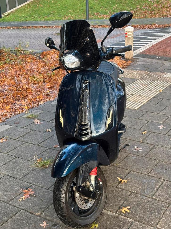 Vespa Sprint darkmidnight blue (brom), Fietsen en Brommers, Scooters | Vespa, Gebruikt, Overige modellen, Maximaal 45 km/u, Benzine
