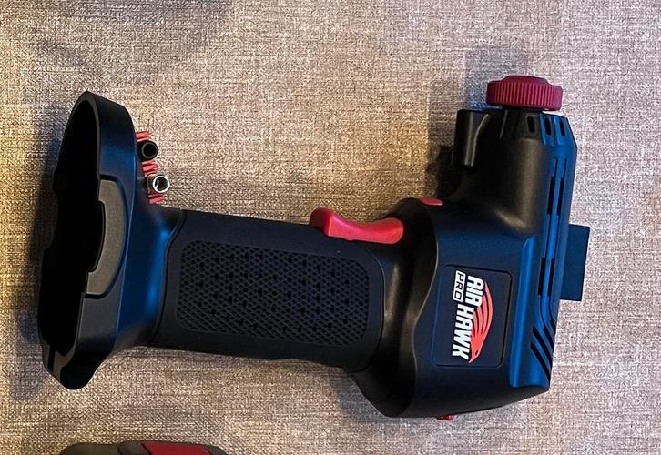 Hand compressor op accu, Doe-het-zelf en Verbouw, Compressors, Zo goed als nieuw, Minder dan 25 liter, Minder dan 200 liter/min