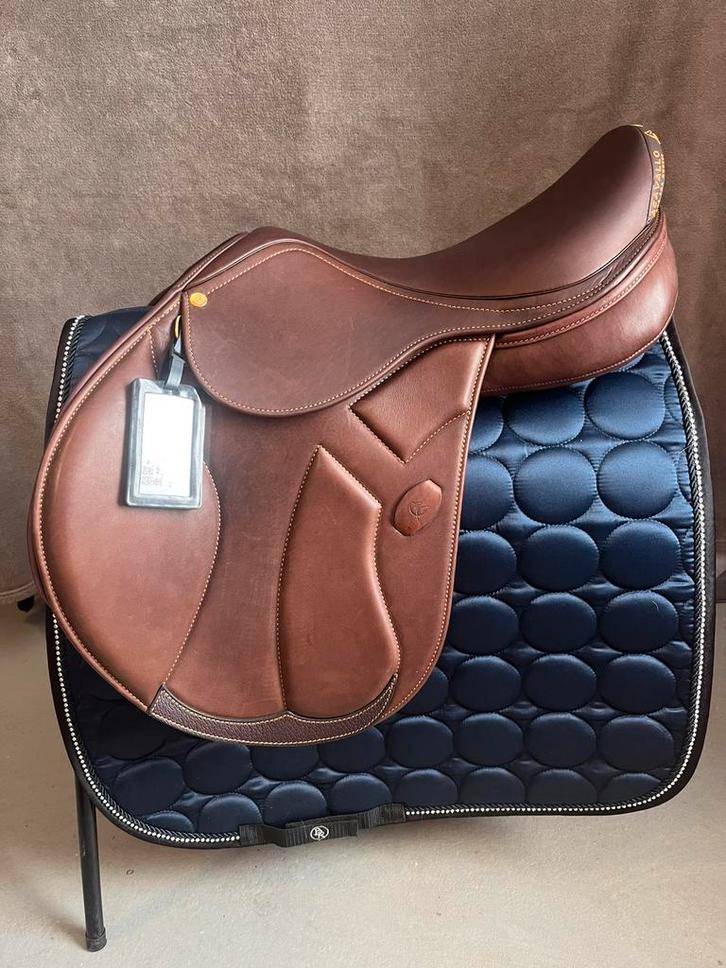 Springzadel Acavallo Modigliani – met MAG System, Dieren en Toebehoren, Paarden en Pony's | Zadels, Zo goed als nieuw, Springen