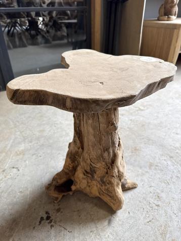 Suar wortel bijzettafel/krukje beschikbaar voor biedingen