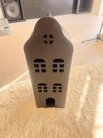 Popenhuis  - kastje - zwart. Met deur beschikbaar voor biedingen