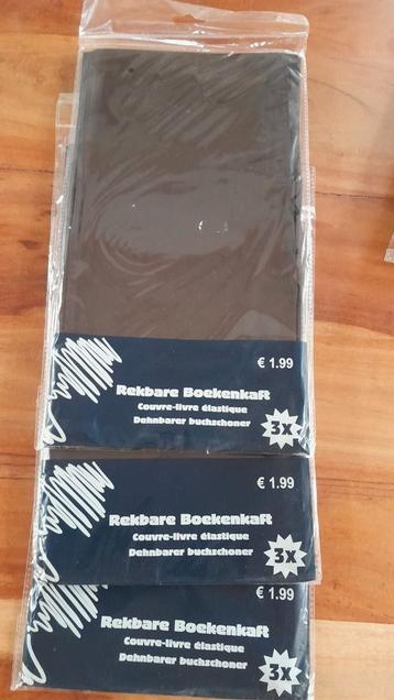 NIEUW 9 rekbare boekenkaften tot a4 formaat zwart strech  beschikbaar voor biedingen