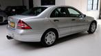 Mercedes-Benz C-klasse 180 K. Classic Airco | Cruise | Nette, Auto's, Mercedes-Benz, Te koop, Zilver of Grijs, Benzine, 73 €/maand