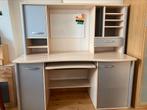 Bureau met opzet. Licht hout met zilverkleurige kastdeurtjes, Ophalen, Zo goed als nieuw, Bureau