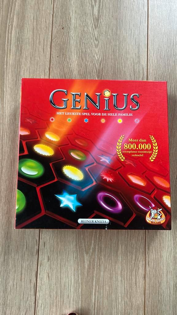 Genius, Hobby en Vrije tijd, Gezelschapsspellen | Bordspellen, Zo goed als nieuw, Ophalen of Verzenden