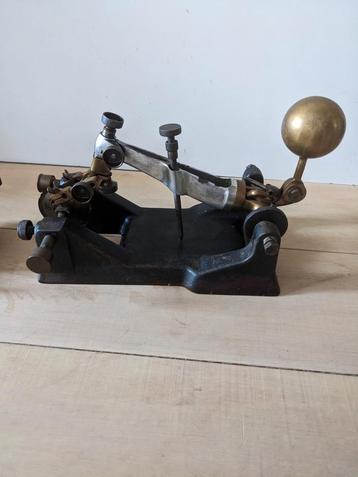 Antieke diamant zaagmachine  beschikbaar voor biedingen