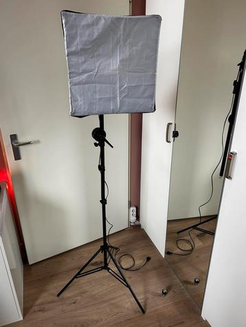 Softbox 40 x 40 cm kantelbaar beschikbaar voor biedingen