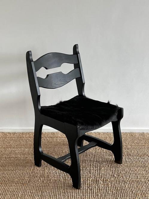 Vintage houten stoel met koeienhuid, Huis en Inrichting, Stoelen, Zo goed als nieuw, Eén, Bruin, Ophalen