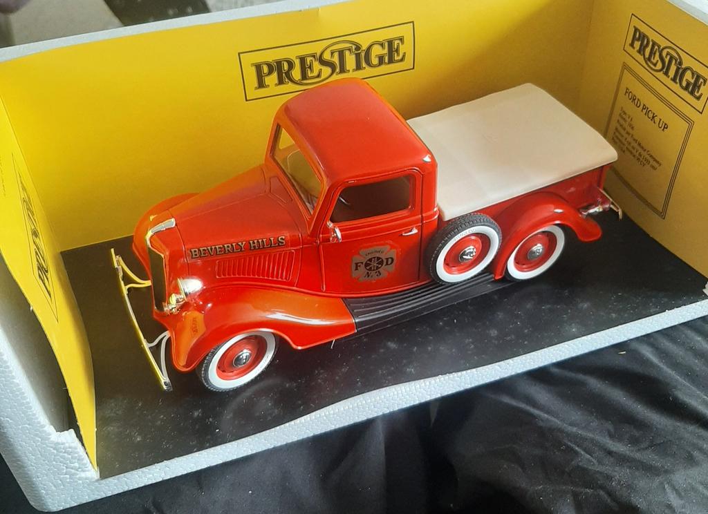 Ford pompiers beverly hills fir departement modelauto 1:18, Hobby en Vrije tijd, Modelauto's | 1:18, Ophalen of Verzenden, Overige merken