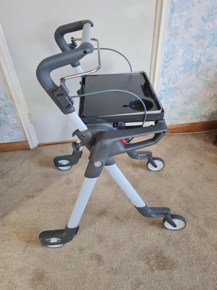 Rollator Topro Hestia voor binnen, Diversen, Rollators, Zo goed als nieuw, Lichtgewicht, Opvouwbaar, Ophalen