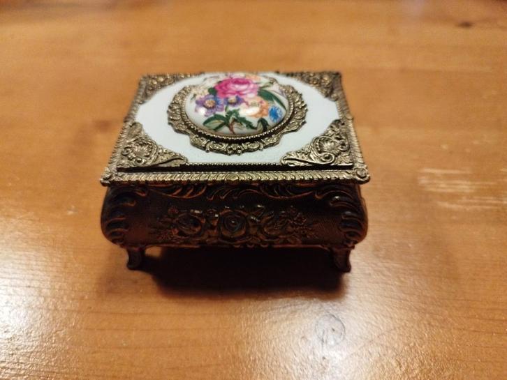 Vintage Sieradendoosje met Bloemen, Huis en Inrichting, Woonaccessoires | Kisten, Ophalen of Verzenden