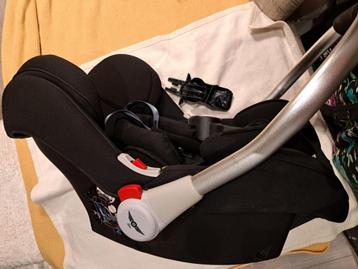 Babyautostoel met basis beschikbaar voor biedingen