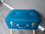 Blauwe Petrol Koffer Kruk / Opbergkrukje, Huis en Inrichting, Banken | Voetenbanken en Poefen, Minder dan 50 cm, Gebruikt, Vierkant