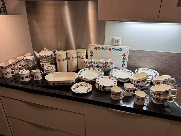 Grote Collectie Boerenbont Servies Royal Boch 65 Delig, zgan, Huis en Inrichting, Keuken | Servies, Zo goed als nieuw, Compleet servies