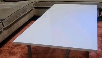 Salontafel beschikbaar voor biedingen