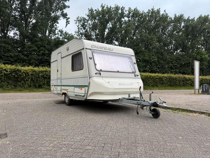 Chateau Chiara 400 1993, Caravans en Kamperen, Caravans, Bedrijf, tot en met 4, 750 - 1000 kg, Standaardzit, Chateau, Omvormbare zithoek